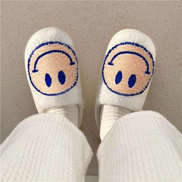 NEW Smile Face Slippers for Women – Retro Happy Face Plush Slippers, Soft & - Picture 6 of 7